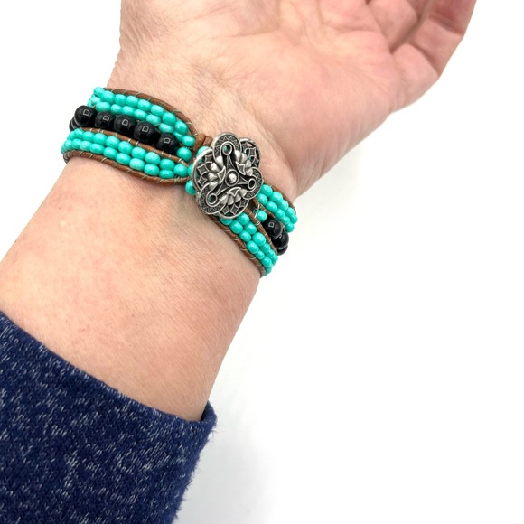HAND CRAFTED Turquoise and Black Onyx Triple Cuff Leather Bracelet - Picture 4 of 13